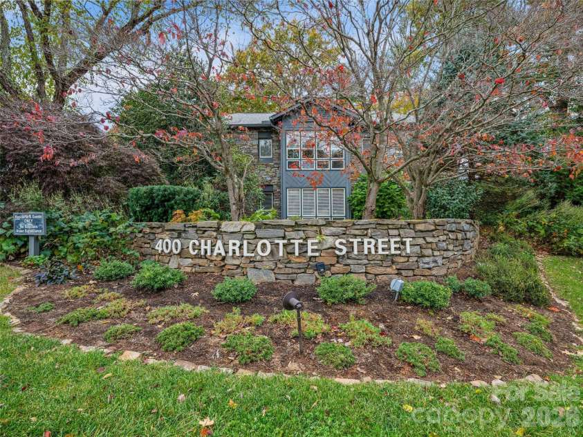400 Charlotte Street, Asheville, NC 28801.  MLS# CAR4341842, YatesRealty ID 19347. 