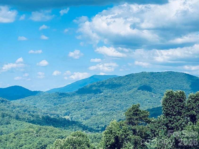 42 Nowhere Drive, Sylva, NC 28779.  MLS# CAR4349119, YatesRealty ID 1935. 