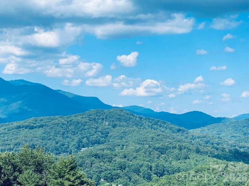42 Nowhere Drive, Sylva, NC 28779.  MLS# CAR4349119, YatesRealty ID 1935. 