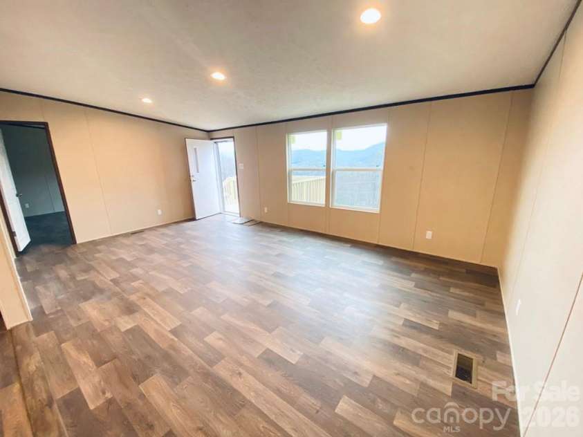 42 Nowhere Drive, Sylva, NC 28779.  MLS# CAR4349119, YatesRealty ID 1935. 