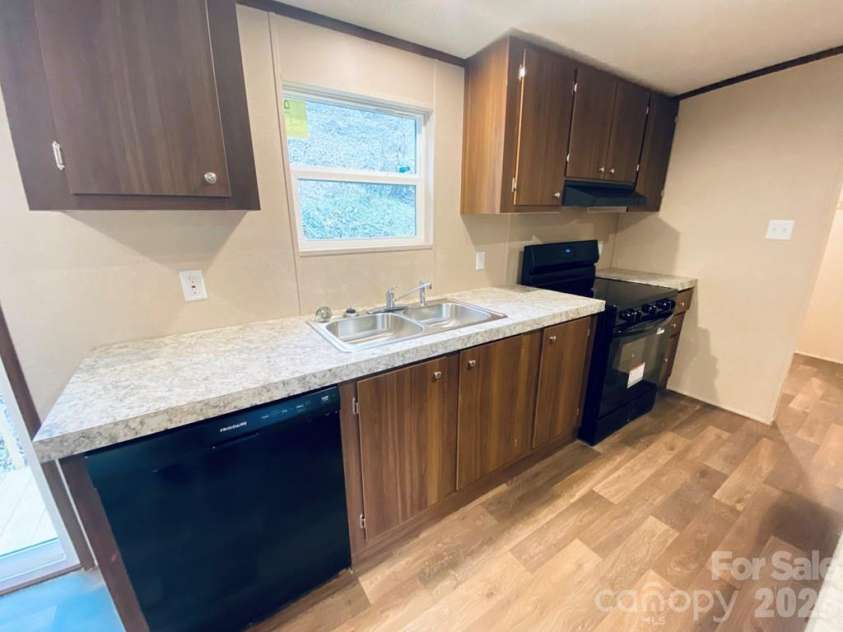 42 Nowhere Drive, Sylva, NC 28779.  MLS# CAR4349119, YatesRealty ID 1935. 