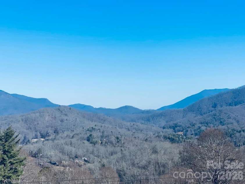 42 Nowhere Drive, Sylva, NC 28779.  MLS# CAR4349119, YatesRealty ID 1935. 