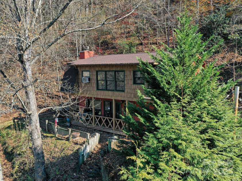 50 Cottontail Lane, Canton, NC 28716.  MLS# CAR4232264, YatesRealty ID 1935. 