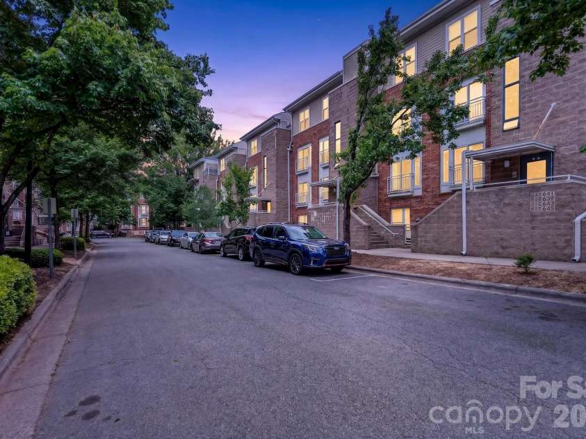 639 Raphael Place, Charlotte, NC 28205.  MLS# CAR4377081, YatesRealty ID 19350. 
