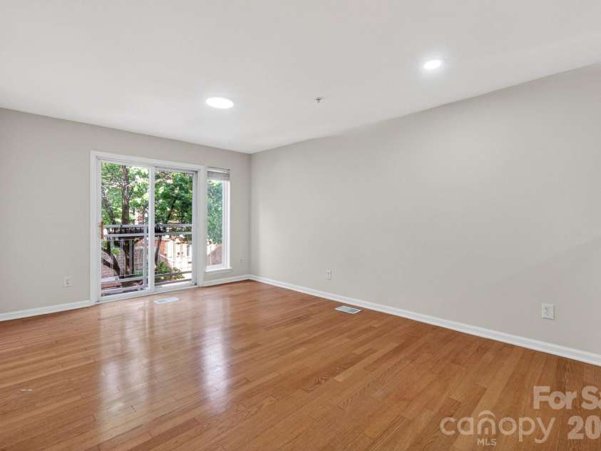 639 Raphael Place, Charlotte, NC 28205.  MLS# CAR4377081, YatesRealty ID 19350. 