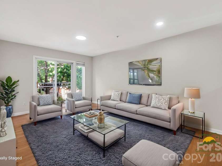 639 Raphael Place, Charlotte, NC 28205.  MLS# CAR4377081, YatesRealty ID 19350. 