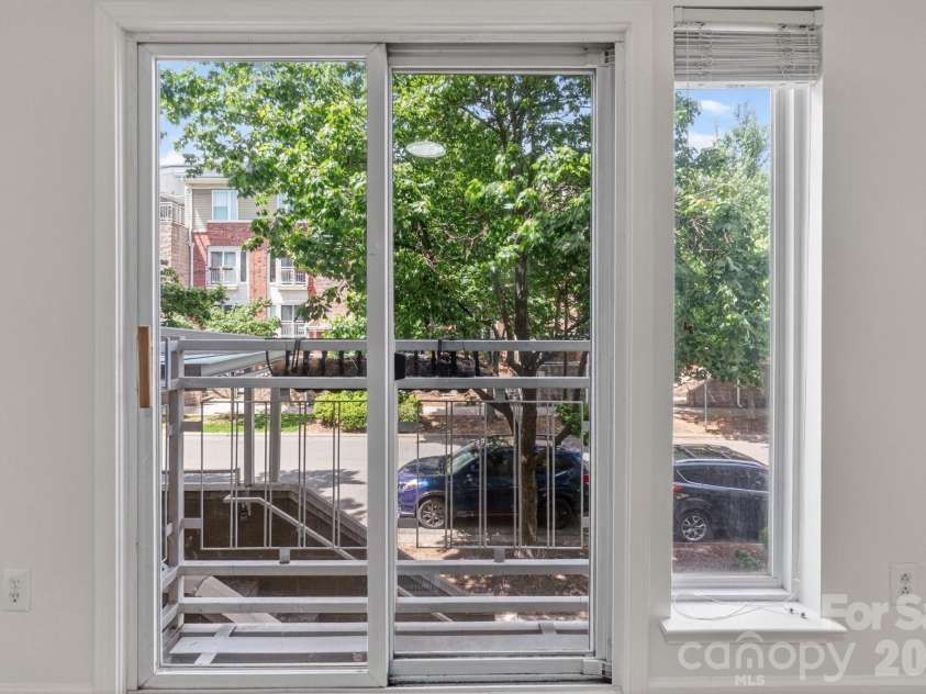 639 Raphael Place, Charlotte, NC 28205.  MLS# CAR4377081, YatesRealty ID 19350. 