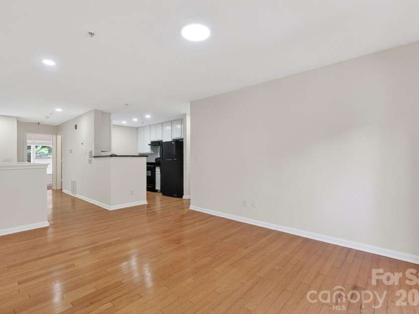 639 Raphael Place, Charlotte, NC 28205.  MLS# CAR4377081, YatesRealty ID 19350. 