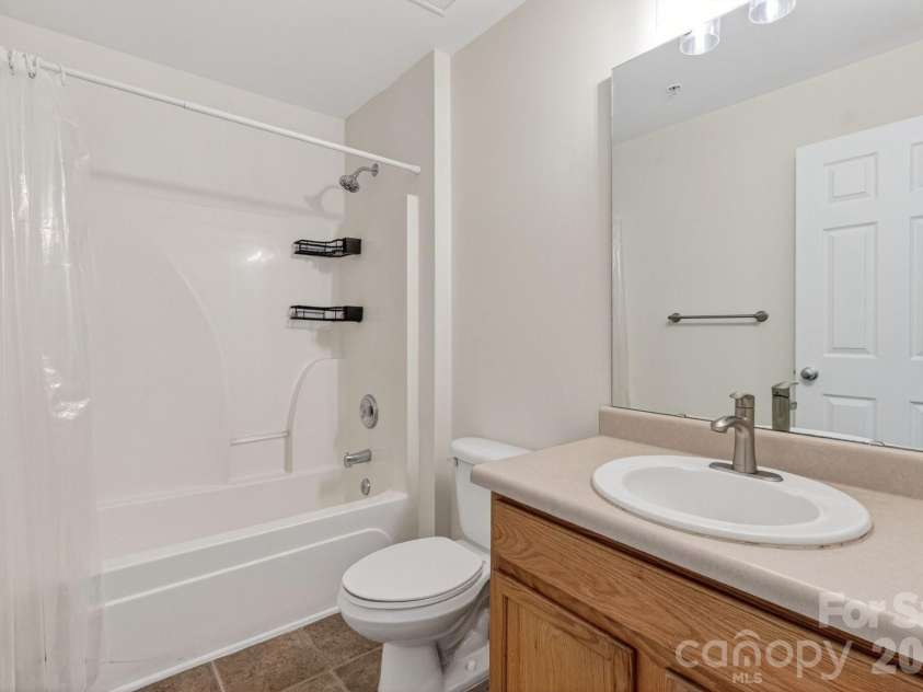 639 Raphael Place, Charlotte, NC 28205.  MLS# CAR4377081, YatesRealty ID 19350. 