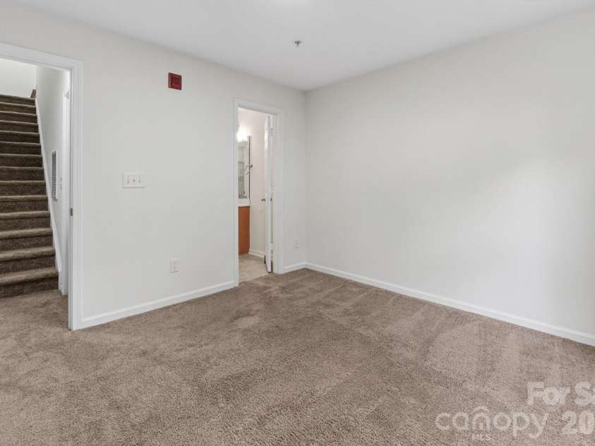 639 Raphael Place, Charlotte, NC 28205.  MLS# CAR4377081, YatesRealty ID 19350. 
