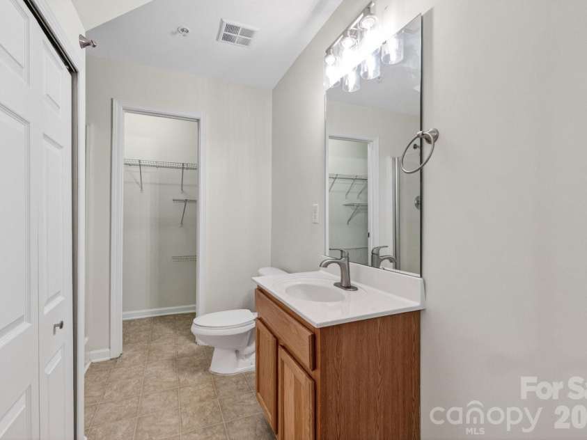 639 Raphael Place, Charlotte, NC 28205.  MLS# CAR4377081, YatesRealty ID 19350. 