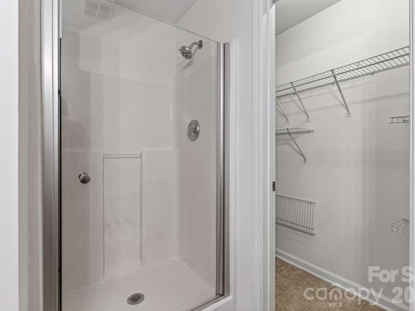 639 Raphael Place, Charlotte, NC 28205.  MLS# CAR4377081, YatesRealty ID 19350. 