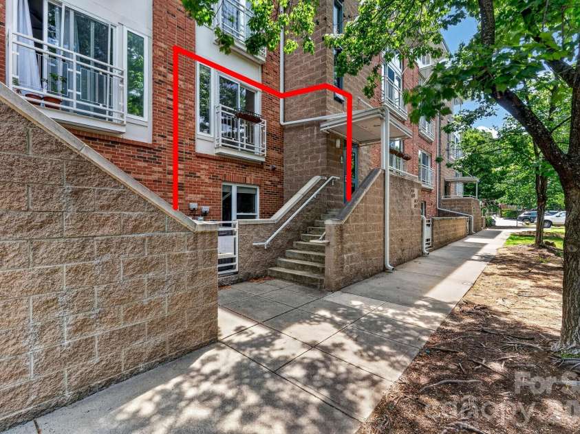 639 Raphael Place, Charlotte, NC 28205.  MLS# CAR4377081, YatesRealty ID 19350. 