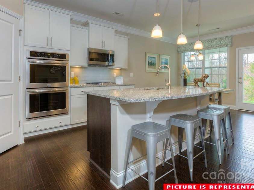 112 Fordingbridge Lane, Mooresville, NC 28115.  MLS# CAR4270948, YatesRealty ID 19351. 