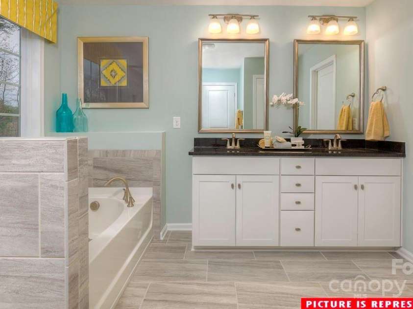 112 Fordingbridge Lane, Mooresville, NC 28115.  MLS# CAR4270948, YatesRealty ID 19351. 