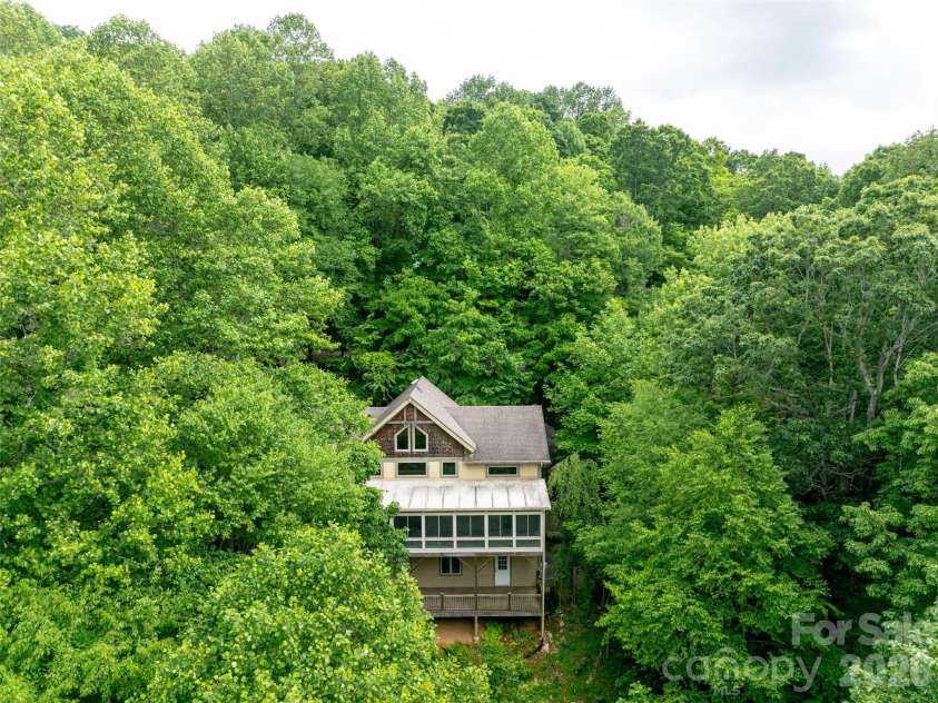 82 Red Oak Drive, Mills River, NC 28759.  MLS# CAR4376233, YatesRealty ID 19351. 