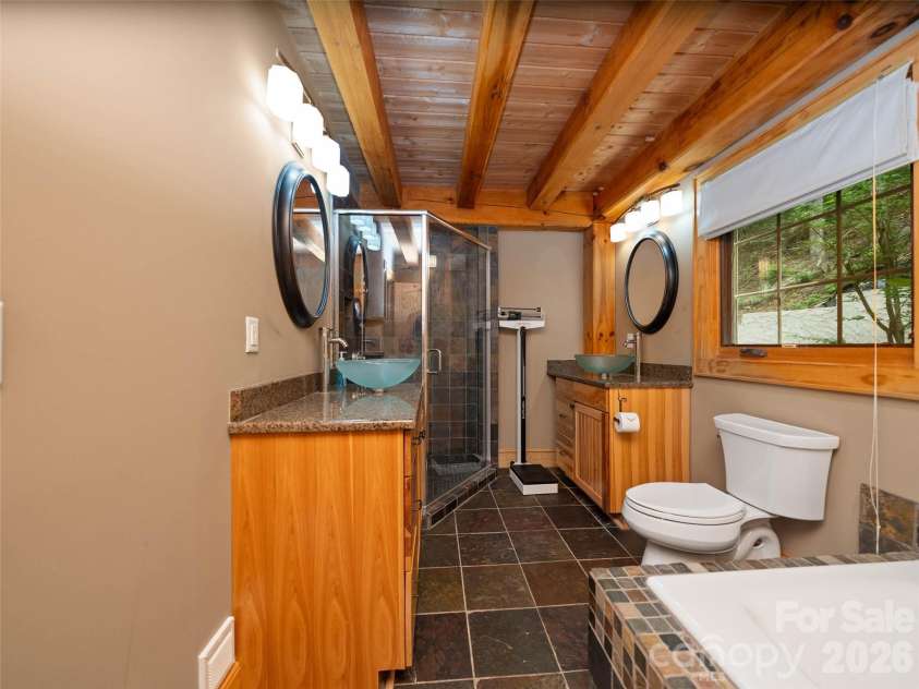 82 Red Oak Drive, Mills River, NC 28759.  MLS# CAR4376233, YatesRealty ID 19351. 