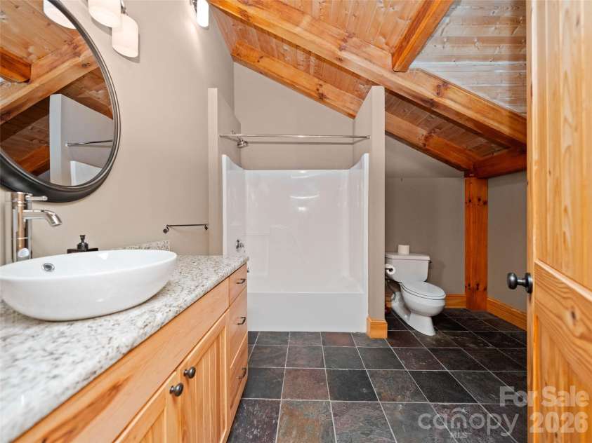 82 Red Oak Drive, Mills River, NC 28759.  MLS# CAR4376233, YatesRealty ID 19351. 