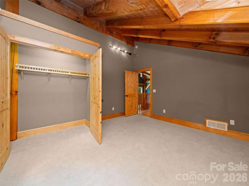 82 Red Oak Drive, Mills River, NC 28759.  MLS# CAR4376233, YatesRealty ID 19351. 
