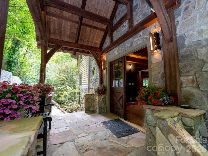 82 Red Oak Drive, Mills River, NC 28759.  MLS# CAR4376233, YatesRealty ID 19351. 
