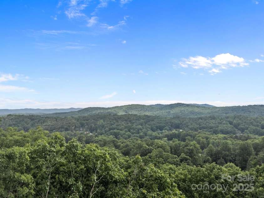 w12 Curtain Bluff Bluff, Hendersonville, NC 28791.  MLS# CAR4270993, YatesRealty ID 19352. 