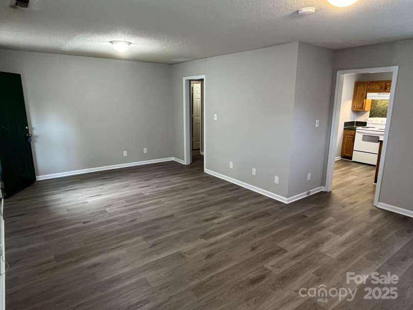 1714 Maribel Avenue, Charlotte, NC 28216.  MLS# CAR4271055, YatesRealty ID 19353. 