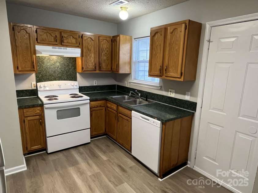 1714 Maribel Avenue, Charlotte, NC 28216.  MLS# CAR4271055, YatesRealty ID 19353. 