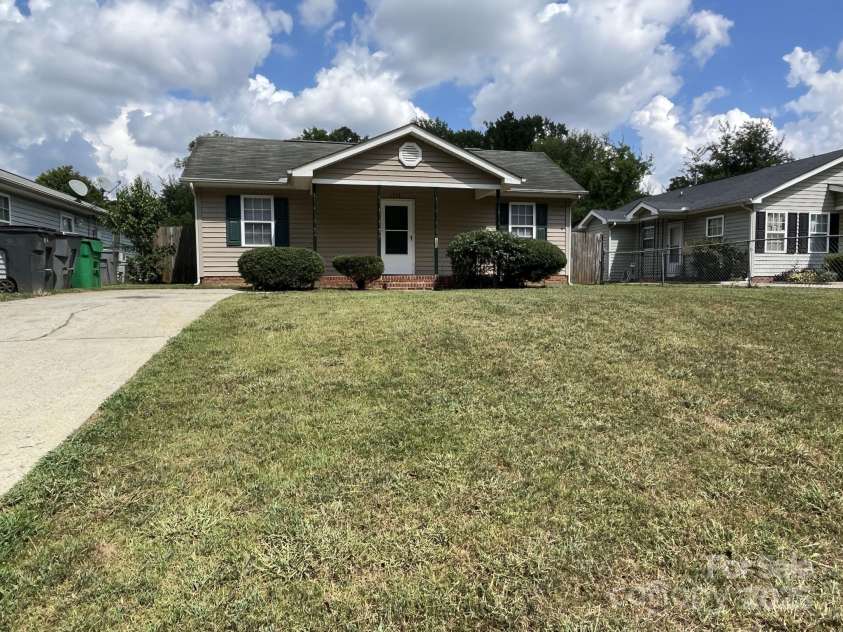 1714 Maribel Avenue, Charlotte, NC 28216.  MLS# CAR4271055, YatesRealty ID 19353. 