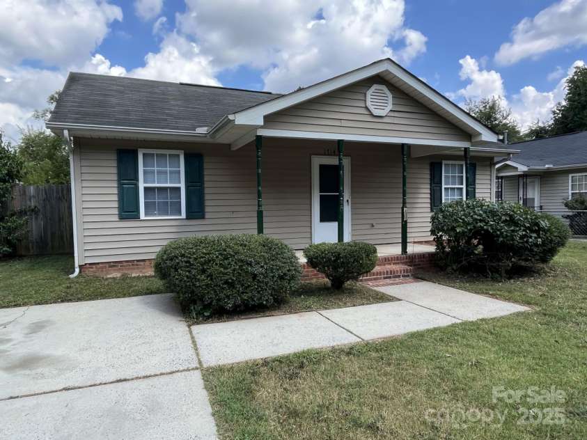 1714 Maribel Avenue, Charlotte, NC 28216.  MLS# CAR4271055, YatesRealty ID 19353. 