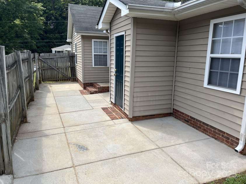 1714 Maribel Avenue, Charlotte, NC 28216.  MLS# CAR4271055, YatesRealty ID 19353. 