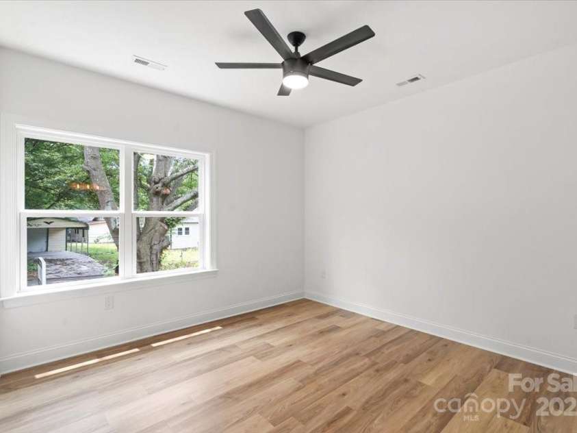 605 Poplar Street, Shelby, NC 28150.  MLS# CAR4268149, YatesRealty ID 19354. 