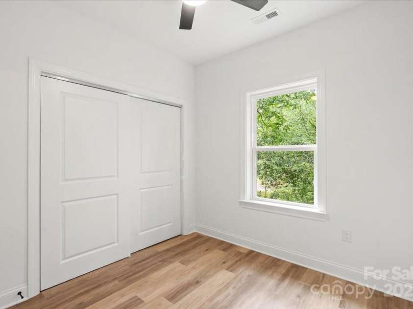 605 Poplar Street, Shelby, NC 28150.  MLS# CAR4268149, YatesRealty ID 19354. 