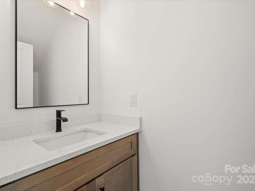 605 Poplar Street, Shelby, NC 28150.  MLS# CAR4268149, YatesRealty ID 19354. 