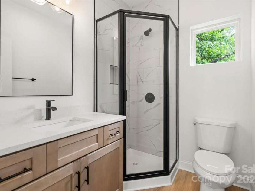 605 Poplar Street, Shelby, NC 28150.  MLS# CAR4268149, YatesRealty ID 19354. 