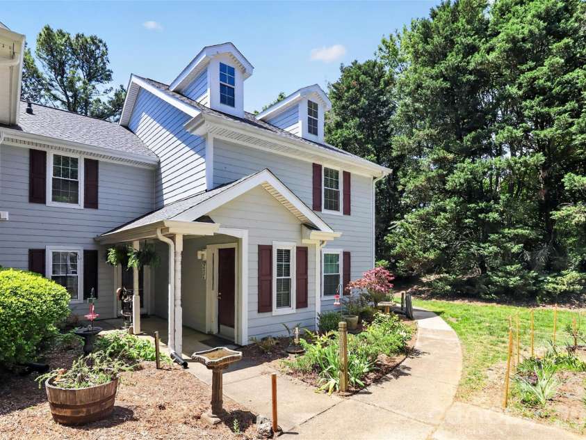 9234 Kings Canyon Drive, Charlotte, NC 28210.  MLS# CAR4374803, YatesRealty ID 19354. 