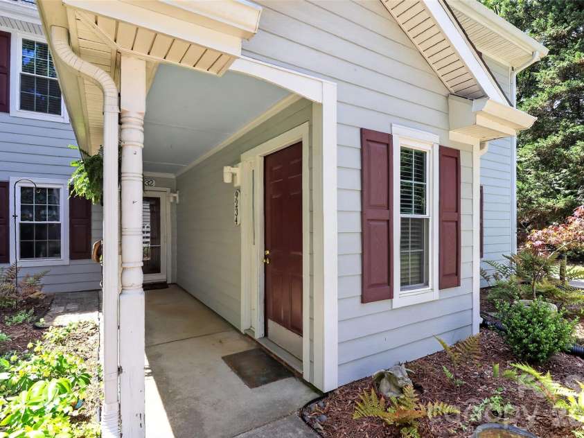 9234 Kings Canyon Drive, Charlotte, NC 28210.  MLS# CAR4374803, YatesRealty ID 19354. 