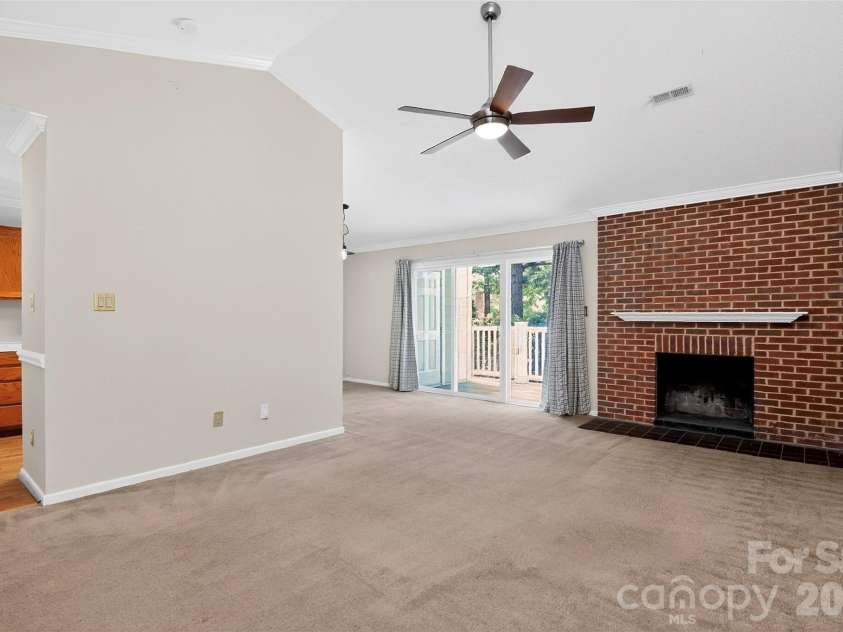 9234 Kings Canyon Drive, Charlotte, NC 28210.  MLS# CAR4374803, YatesRealty ID 19354. 