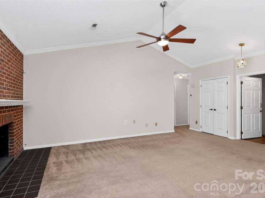 9234 Kings Canyon Drive, Charlotte, NC 28210.  MLS# CAR4374803, YatesRealty ID 19354. 