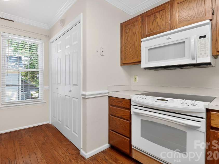 9234 Kings Canyon Drive, Charlotte, NC 28210.  MLS# CAR4374803, YatesRealty ID 19354. 