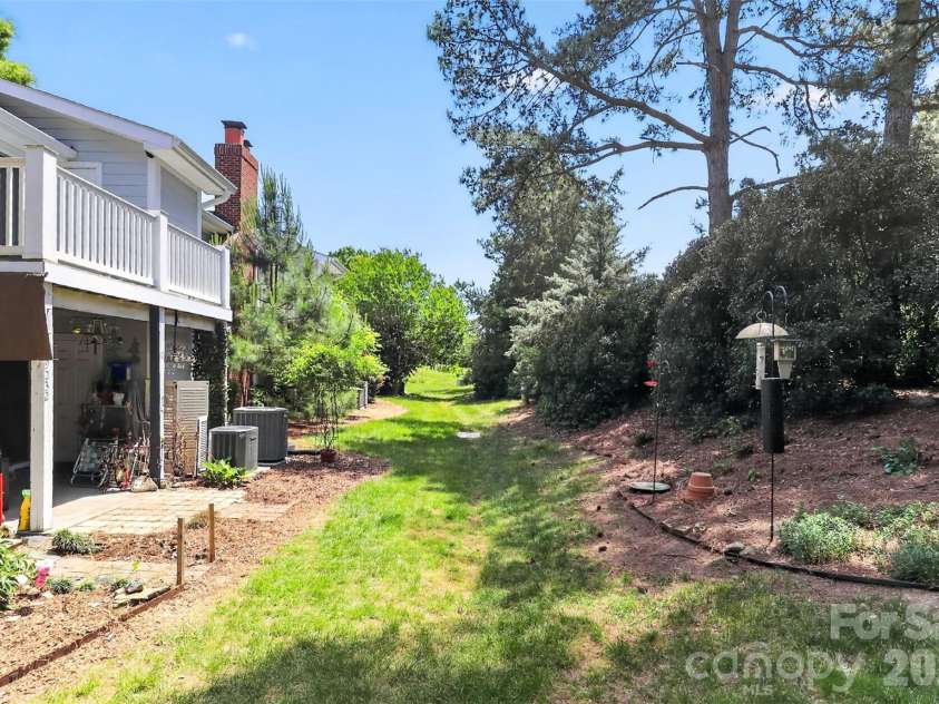9234 Kings Canyon Drive, Charlotte, NC 28210.  MLS# CAR4374803, YatesRealty ID 19354. 