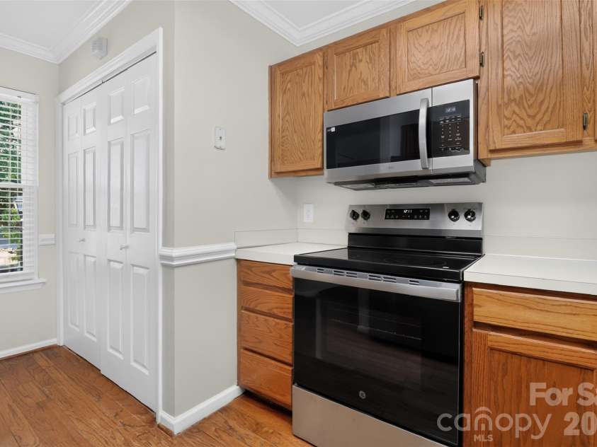 9234 Kings Canyon Drive, Charlotte, NC 28210.  MLS# CAR4374803, YatesRealty ID 19354. 