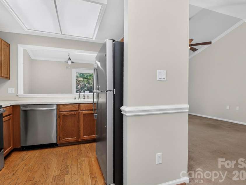 9234 Kings Canyon Drive, Charlotte, NC 28210.  MLS# CAR4374803, YatesRealty ID 19354. 