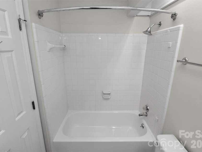 9234 Kings Canyon Drive, Charlotte, NC 28210.  MLS# CAR4374803, YatesRealty ID 19354. 