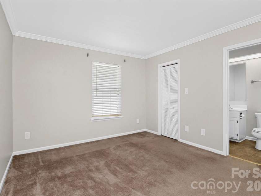 9234 Kings Canyon Drive, Charlotte, NC 28210.  MLS# CAR4374803, YatesRealty ID 19354. 