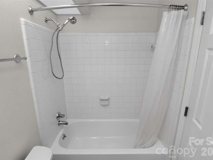 9234 Kings Canyon Drive, Charlotte, NC 28210.  MLS# CAR4374803, YatesRealty ID 19354. 