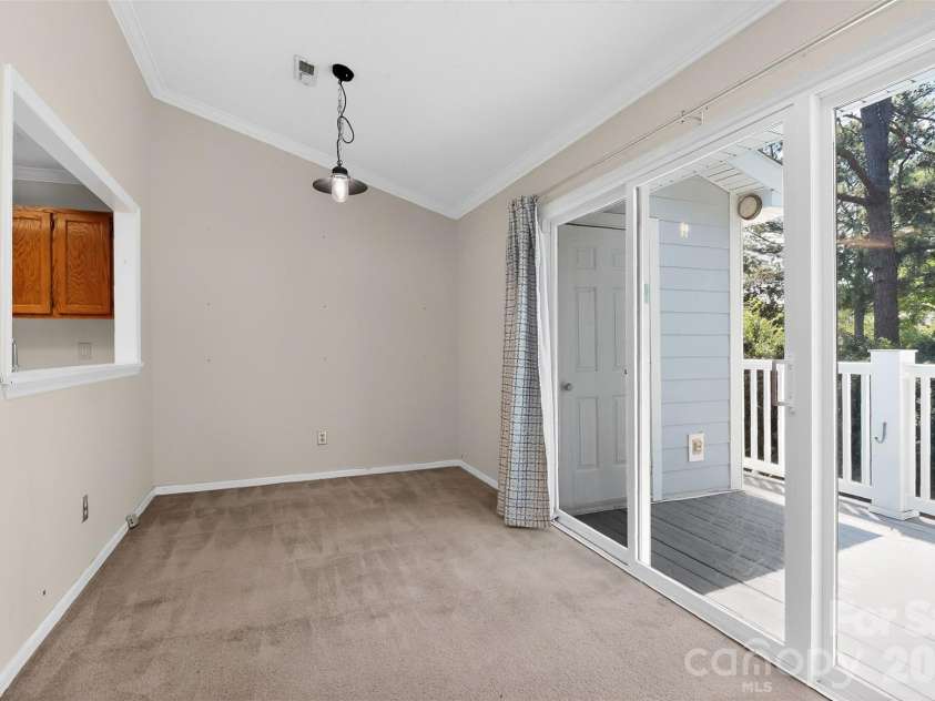 9234 Kings Canyon Drive, Charlotte, NC 28210.  MLS# CAR4374803, YatesRealty ID 19354. Dining Area