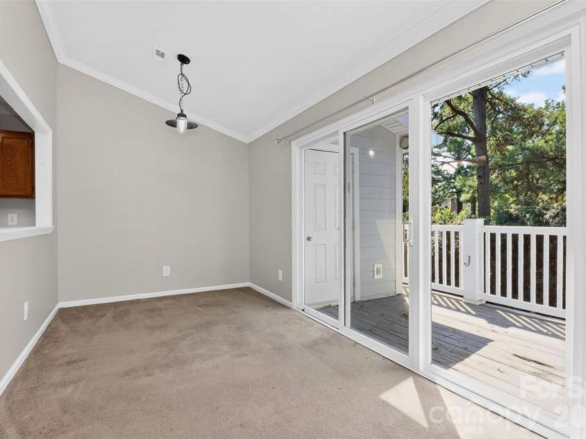 9234 Kings Canyon Drive, Charlotte, NC 28210.  MLS# CAR4374803, YatesRealty ID 19354. Dining Area