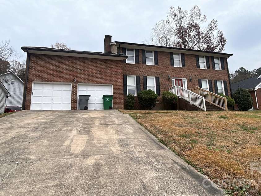 1022 Balsam Terrace, Charlotte, NC 28214.  MLS# CAR4374844, YatesRealty ID 19355. 