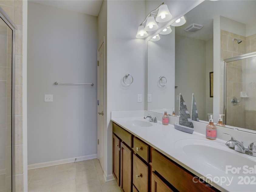 1225 Assembly Street, Belmont, NC 28012.  MLS# CAR4263896, YatesRealty ID 19356. 