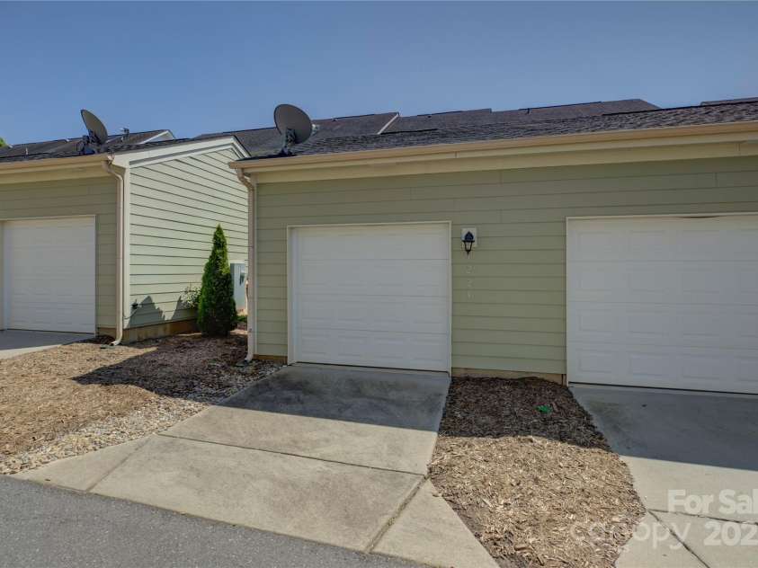 1225 Assembly Street, Belmont, NC 28012.  MLS# CAR4263896, YatesRealty ID 19356. 